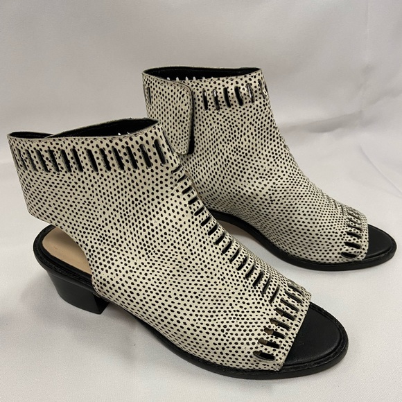 Loeffler Randall Flat peep toe Leather Sandals African design - Picture 3 of 6